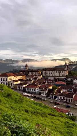 Linda 🔺 Ouro Preto 🔺 Minas Gerais 📽️ Filmagem: cllaudiacarv #minasolugar #mg #minasgerais #brasil #mg #ouropreto #wmcmidia #turismo #brasil #belezasdeminas 