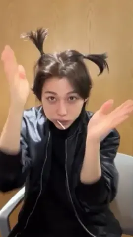 เราสามารถนั่งดูน้องหลิกที่มัดผมส่ายหัวด๊อกแด๊กได้ทั้งวันเลยค่า น่ารักเกินไปแบบมากๆๆๆ 😭😭😭😭😭😭😭😭💖 #ฟิลิกซ์ #felix #straykids #socute