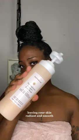 I’m glad I can say goodbye to hyperpigmentation and he’ll even skin thanks to @naturium. #naturium #hyperpigmentation #k18results #glowingskintips #evenskintone #strawberrylegs 
