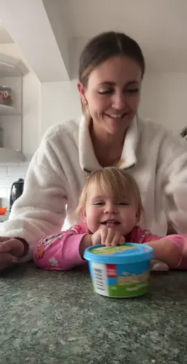 Make lunch with Ava! Omg her thumbs up kills me 🥹❤️ ps - dnt come for me for not using my chopping board hehe #dishuplunch #lunchtime #food #eatwithme #toddlerchallenge #toddlertok #babygirl #fyp 
