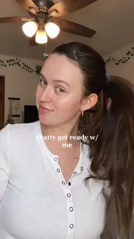 happy Thursday 🥰 #fyp #foryou #skin #skincare #grwm #getreadywithme #chattygrwm #chatty #letschat #glowyskin #glowing #skincareroutine #morningroutine 