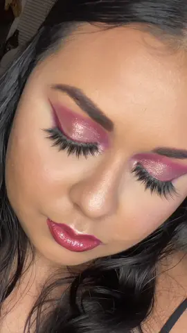 New year , still cunty ✨ #makeupartist #k18results #cutcrease #haloeye #burgandymakeup #goldmakeuplook #makeuptutorial #miami #miamimakeupartist #makeuptransformation #brazilianmakeupartist 
