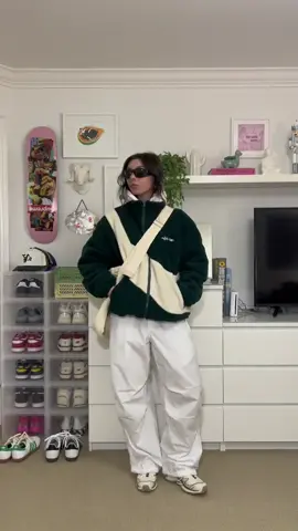When people ask me what my aesthetic is: Streetwear cool girl😎@claudiakossak 🧥:Patchwork Sherpa Coat #fyp #streetwear #outfitideas #aesthetics #2023