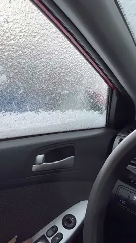it’s actually kind of satisfying peeling ice off your car ❄️ #fyp #ice #wintercanada🇨🇦 #quebectiktok #canada_life🇨🇦 #mtltiktok #maroco🇲🇦algeria🇩🇿tunisia🇹🇳 
