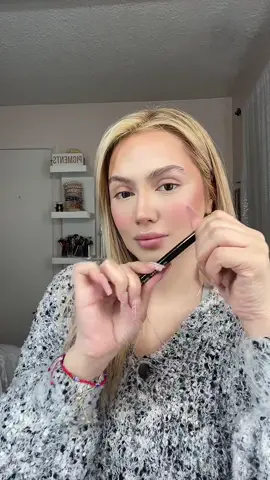 Brows using @ABH Cosmetics Brow Freeze and Brow Pen in shade ‘Caramel’ #brows #abhbrows #abhbrowfreeze #anastasiabeverlyhills #k18results #makeup 