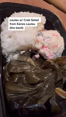 Ono kine grindz! I love being home😭💖 #hawaiinokaoi #laulau #panipopo #vaifala #smokedmarlin #pearlridgenightmarket #hawaiifoodie #onokinegrindz 