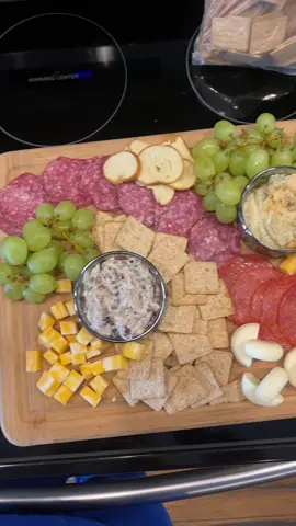 Not as chaotic as I was expecting tbh #lunch #charcuterieboard #charcuterie 