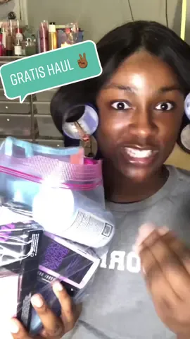 Haven’t done a gratis haul in a while so here ya go 🧡🧡 #gratishaul #markihaul #ultagirl #pradaparadoxe #kvdbeauty #olaplex #urbandecay #bobbibrowncosmetics #bubbleskincare 