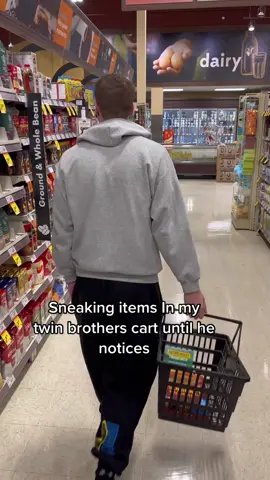 He really wanted to go look at the cameras…😂💀 #fyp #viral #trending #prank #twins 