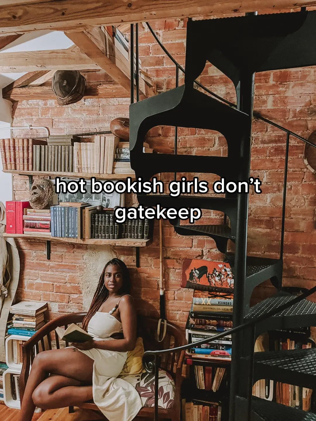 I love this trend🥹 #hotgirlsdontgatekeep #bookishtrend #bookishcommunity #bookrecsplease #bookcommunityfyp #satrayreads #nonfictionbooks #poetrybooktok #bookishthings #bookishtiktok #bookrecs #kingmakerseries #romancebooktokfyp #2023booktok #dontgatekeep 