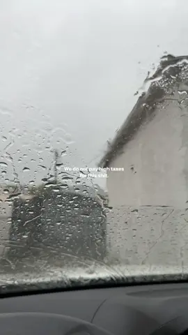 Check on your cali friends. We’re not ok. #rainstorm #californiarain #flooding 