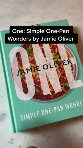 @jamieoliver has a new cookbook! Make fast, easy, and delicious meals using this one pot cooking book! One: Simple One-Pan Wonders. #jamiesonepanwonders #jamieoliver #onepotcooking #cooking #cookbook 