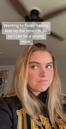 Whats the best age to have kids? #fyp #kids #collegestudent #20 