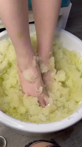 #jellypedicure #jellypedi #pedicure #piessanos #pieshidratados #salonbelleza #beautysale #nails #fyp #tendencias 
