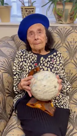Help me to make the world a better place - it’s up to us! ❤️🌎 #LearnOnTikTok #holocaustsurvivor #99yearold #tiktokqueen #tiktokgrandma #viral #world #unity #inspire #survivortok #greatgrandma 