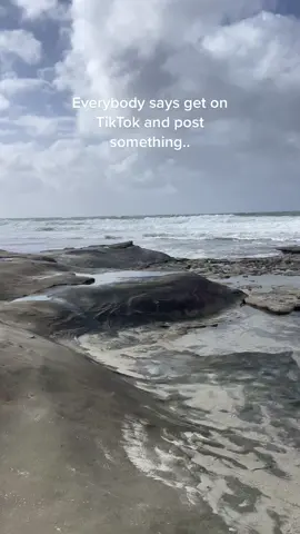 Spent New Years Day eating Krispy Kremes at the beach 😌🥰🍩 #beachvibes #beachday #beachwaves #tidepools #beachlife #tidepoolingadventures #tidepoolsarethebest #spendthedaywithme #dayatthebeach 