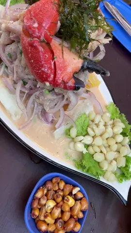 Nada mejor que un ceviche buen picante para este calor. #ceviche #peruvuanfood #comidaperuana #gastronomia #pescadosymariscos #miercolesdetiktok 