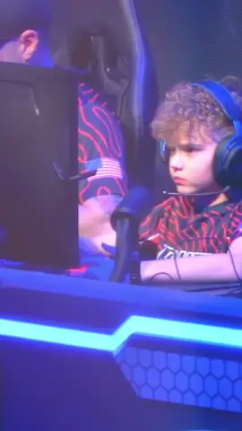 AGE DOESN’T MATTER!! NEITHER DOES THE GAME. ROGAN = 🐐 #Valorant #valorantclips #rowdyrogan #gaming 