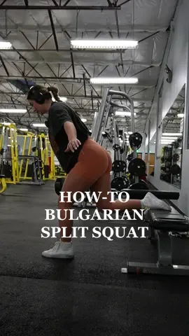 quad-biased vs. glute-biased BSS🫶🏼 #micdup #micdupworkout #legday #bulgariansplitsquat #bulgariansplitsquathack #bulgariansplitsquattips #howtobulgariansplitsquat #glutebiased #quadbiased 