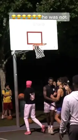 Can’t talk to frank nitty like that 😂😂😂 #dunk #foryou #streetball #basketball #highlights #mk #anklebreaker #ballislife #slamdunk 