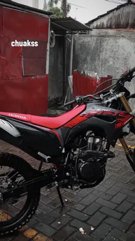 #CapCut motor elit cuci dg sprite🙈🤣#manadopunya #crf150supermoto #crf150l #elit #fyp 