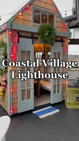 The Boathouse Waterfront Restaurant’s Coastal Lighthouse Village is THE place to be this winter ⚓️🦞🥂 Make your reservation on boathouseme.com/kennebunkport-maine-restaurants/ #kennebunkport #boathouse #hospitality #outdoordining #waterfrontdining #Foodie #maine #kennebunkportmaine 