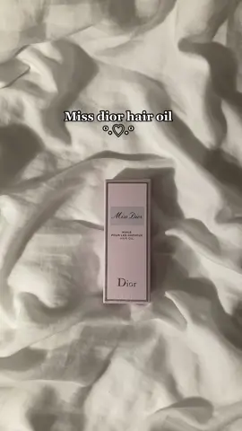 It’s sooo good and smells amaziiingggg #dior #diorcollection #makeup 