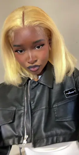 👱🏾‍♀️