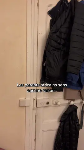 Pas que les parents africains d’ailleurs 😭 ma mère le fait aussi mais sans le tchip #pourtoi #fyp #foryou 