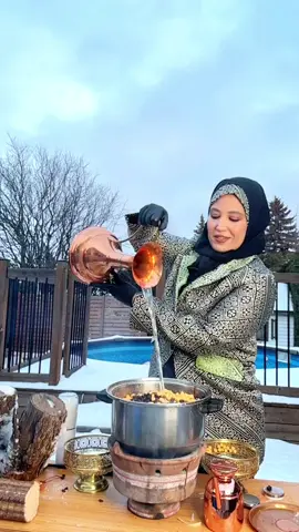 وصفة اليوم الكرعين بالمغربية او الكوارع باللغات  الااخرى  قريبة من   أُوركيمن هي أكلة مغربية موسمية ترتبط بمناسبة محددة وهي الاحتفال بالسنة الأمازيغية @Gordon Ramsay مقادير الكرعين  كرعين بصلع مقطع شرائح رقيقة حمص مرقد عنب يابس  التوابل ملح ابزار ابيض كركم قزبر يابس معلقة فلفل احمر رأس ثوم ملعقة كبيرة قرفة مطحونة وهي سر باش يعطيك اللون محمر زيت زيتون ماء لطبخ  يطبخ على نار هادئة باش يجيك معلك  بالصحة  والراحة  #الكرعين #foodchallenge #foodtiktok #cookingtiktok #ArabTikTok #fyp #tiktokmaroc #tiktokmorocco #tiktokarab #explore  