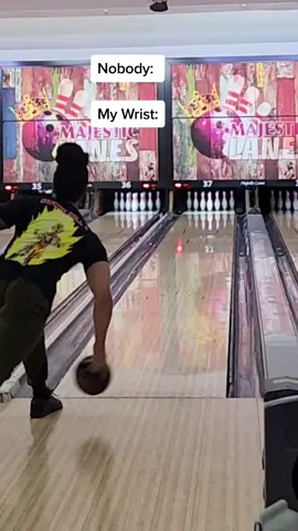 when the comments are about my wrist 🤣 #bowlersoftiktok #bowlingfunny #viral #fypシ 