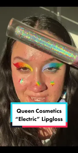 This gloss is UNREAL 🤩✨ Would you try a holographic lipgloss? #hologloss #holographiclipgloss #hololipgloss #acnemakeup #nofiltermakeup 