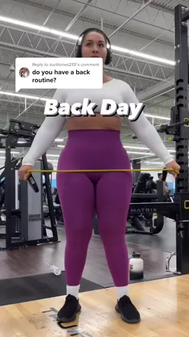 Replying to @ourlilones213! This has been my routine & i keep it the same for 4-6 weeks i do progressive overload 🥰💪🏽  #backworkout #GymTok #Fitness #backday #GymLife #girlswholift #momswholift 