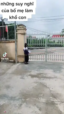 vì sự ích kỷ của bản thân làm khổ con 