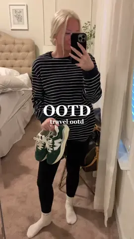 I just want to be comfy #traveloutfit #travel #alignleggings #newbalance #sneakersoutfits 