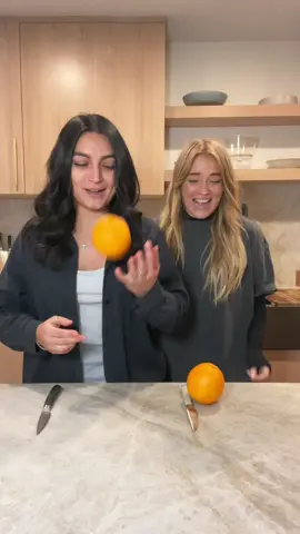 Replying to @actually.luna friendly competition w. @alixtraeger #FoodTok #fruit #peeling #competition #wlw #couple #knifeskills 