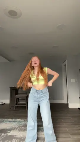 Definitely my first try 👍🏻👍🏻 #dance #fun 