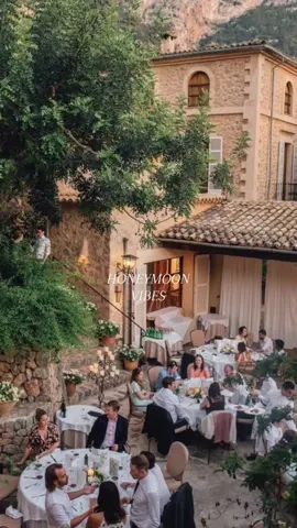 POV: Your honeymoon is calling #honeymoon #travel #traveltiktok #italy #lakecomo #milan #almaficoast #travelvlog #honeymoontrip 