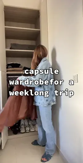 how I packed for a casual week long trip #capsulewardrobe #packingtips #styleinspo #travel 