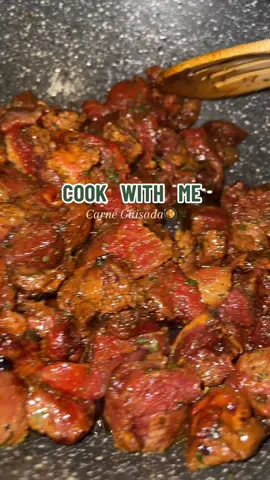 Such a quick and easy recipe to make!🤤🥘For my SAHM this is definitely something you can cook and step away from while you pick up some things around the house🤍 ##cookwithme##cookingvideos##carneguisada##beefstew##stewbeef##CookingHacks##sofrito##spanishfood##dominicanfood##comidatiktok##cookingtiktok##recipesoftiktok##recipes##cookingathometiktoktv##sahmlife##dinnerrecipes##fyp##yummyrecipe##yummyfood##foodoftiktok##MomsofTikTok##wifesoftiktok##dinnerwithme##dinnerfoodhub