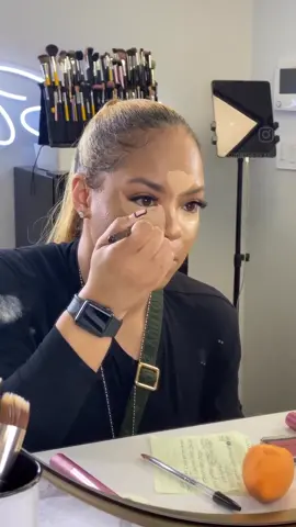 she was sooo sweet ! she did sooo well during our lesson , she’ll be killing her face in no time 😍 do you struggle with learning how to do an everyday beat ?  click the link in my bio to book a makeup lesson with me ✨ • • • #makeupartist #makeuplessons #philly  #phillymakeupartist #makeuplessons  #mua #wakeupandmakeup  #makeuptutorial #phillymua #phl #lessons #makeupoftheday #makeuplover #makeuplife #makeuplook  #makeupforwoc #melanin #selftaughtmua 