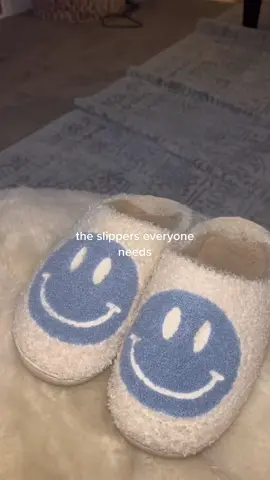 you cant go wrong #slippers #slippershoes #slipperswag #smileslippers #smileyslippers #smileyslipper 