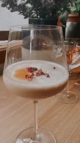 Meri Kirihimete friends, just like that its nearly time to up stumps and take a well-deserved, completely over indulged break. And we cannot wait. Before we send you on your merry way we thought it best we arm you with a festive oaty beverage recipe to help push the boat out a little. This month’s recipe is the Otis Oat Nog. Super easy, super plant based, super tipsy (if you’re so inclined). Otis Oat Nog…. Add straight into a 1L carton of Otis: Ingredients: 1/2 tsp cinnamon powder 1/2 tsp nutmeg 1/2 tsp ginger powder ( optional - if you like it bit spicy) 1/2 tsp vanilla extract Method: Close the bottle cap and shake well ( that’s literally it, you just spice up the Otis ) Build the drink ( 8oz size) * Cold one - alcoholic Add into shaker: 30ml alcohol of choice ( we love @drinkhonest spiced rum) 1tsp maple syrup 150ml spiced Otis Method Shake over ice and strain into chill iced tumbler Finish with grated nutmeg * Cold one - non alcoholic Add into shaker: 30ml non alcoholic alternative (@seedlipdrinks goes down nicely) 1tsp maple syrup ( Noble Bourbon barrel maple could replace above as well) 150ml spiced Otis Method Shake over ice and strain into chill ice tumbler Finish with grated nutmeg * Hot one Replace with hot spiced Otis ( heat up in stove or steam with coffee machine ) Enjoy. #jewelcoffee #otisoatmilk #Recipe #oatmilk 