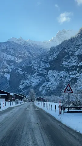 #swissroads 🇨🇭#switzerland #switzerlandnature #roadtrip #berneroberland #jungfraujoch #verliebtindieschweiz #swissbeautiful #sisiswiss 