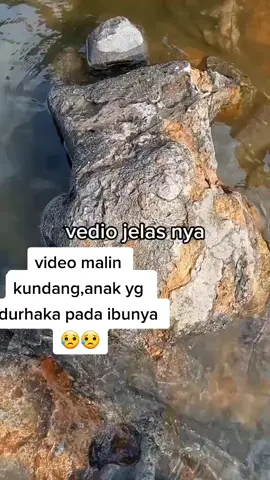 terlepas benar tidaknya  kita tak ada yg tau. yg jelas batu ini adalah cerita legenda yg ada di kota padang,sumbar #batumalinkundang  #anakygdisumpahibunya #anakygdurhaka  #fypシ  #SalingLKS  #pantaiairmanis kotapadangsumbar