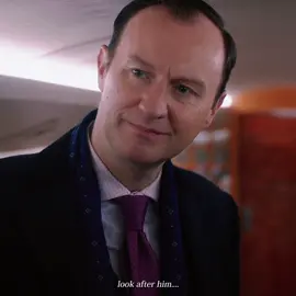 !not a ship edit! deep inside they always cared for each other #mycroft #mycroftholmes #bbcsherlock #sherlock #sherlockholmes #markgatiss @riri_ata
