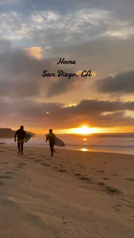 Happiness is this bonfire vlog #sandiego #sandiegovlog #Vlog #californiavibes #sandiegovibes #sandiegolife #sandiegocheck #sandiegonews #sandiegohiddengems #sandiegogirl #sandiegocontentcreator 