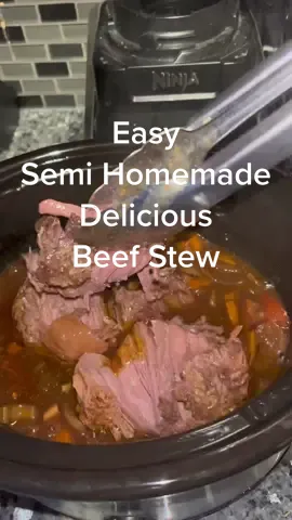 Delicious Beef Stew! Que esta para chupar los dedos! #beefstew #semihomemadecooking #workingmomsoftiktok #recipeoftheday #foodinspo #carne #recetasfaciles #recetadelasemana #semihomemadecooking #easymealsathome #crockpotdinner 