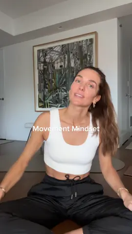 It’s crazy what a few minutes of movement can do not only for your body but for your mind, this is your sign to take some time to take care of you today #movementismedicine #movement #pilates #30daykickstart #movement #mwh #movewithheart #mindset #motivation 