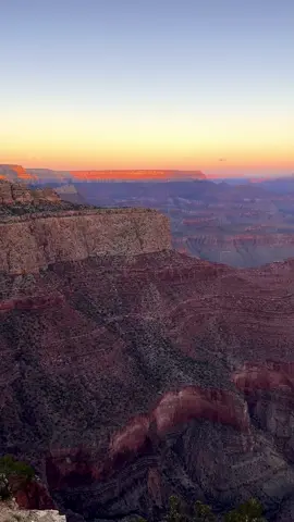 Sunrise at Grand Canyon, a once in a lifetime experience.  📍Grand Canyon, USA 🇺🇸 #grandcanyon #grandcanyonnationalpark #sunrise #arizona #viewgoals #bucketlist #canyon #hike #view #onceinalifetime #shotbyiphone #visitgrandcanyon #visitarizona #viewpoint 